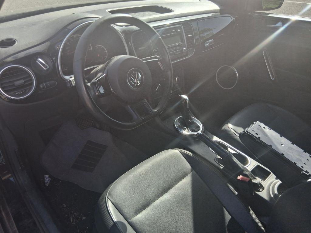 Volkswagen Beetle  2013