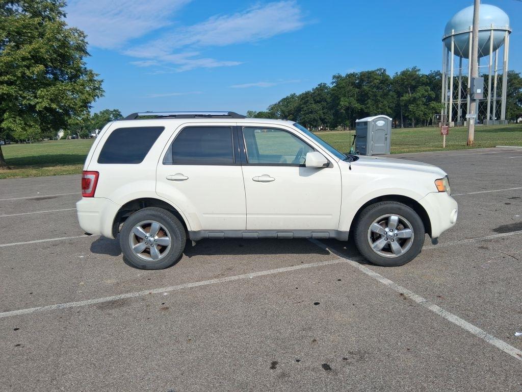 Ford Escape  2010