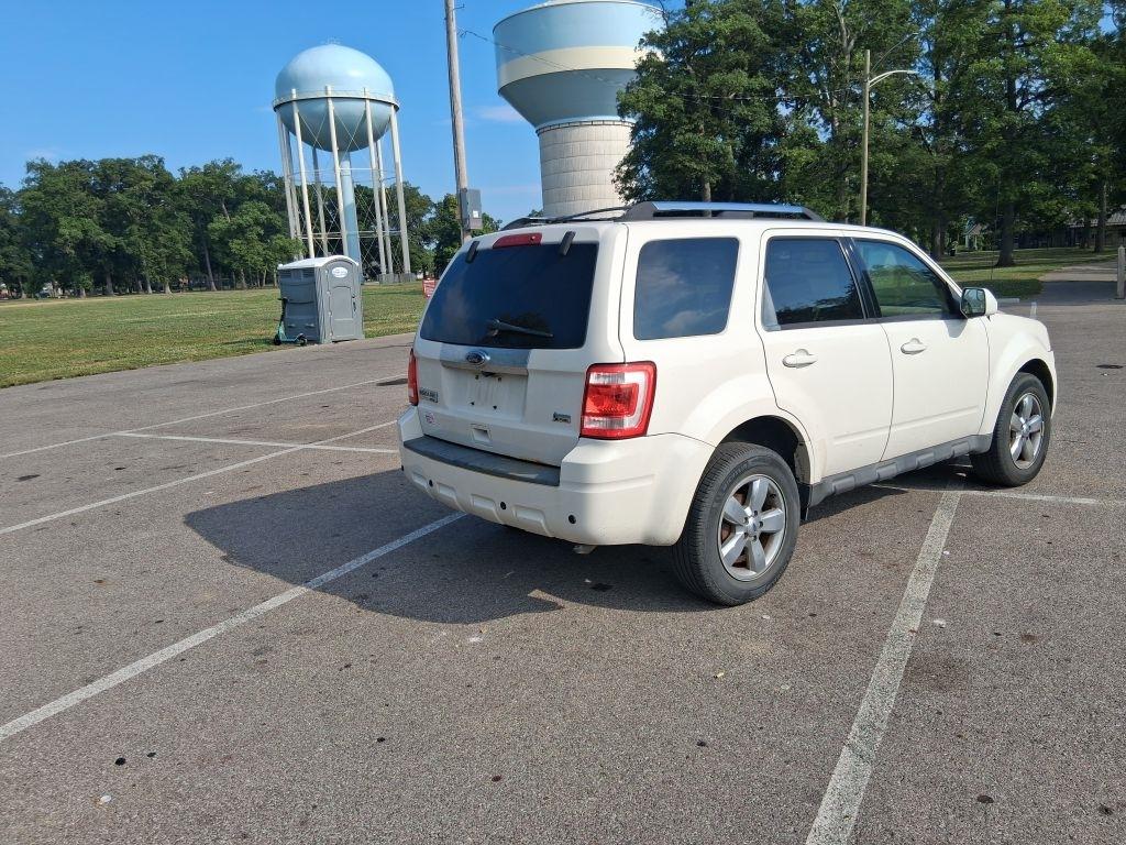 Ford Escape  2010