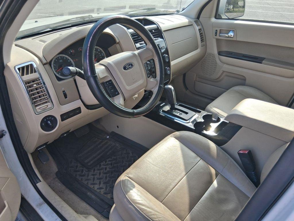 Ford Escape  2010