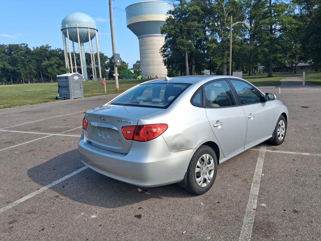 Hyundai Elantra  2010