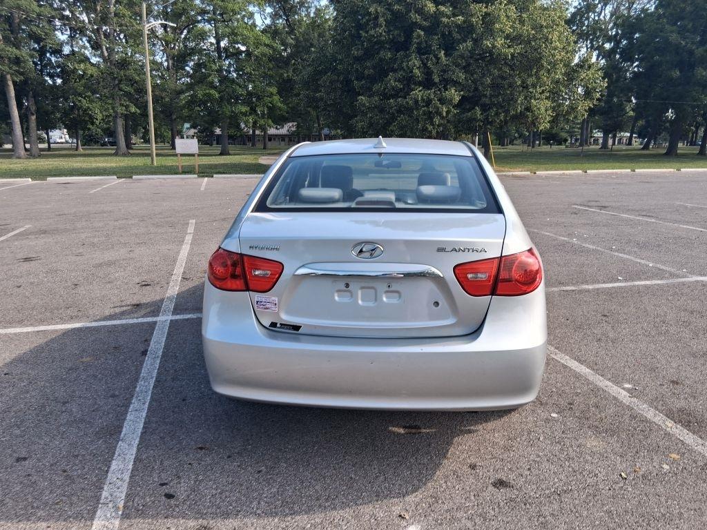 Hyundai Elantra  2010