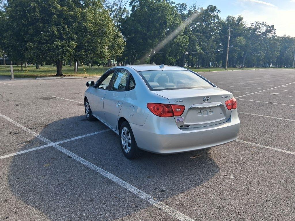 Hyundai Elantra  2010