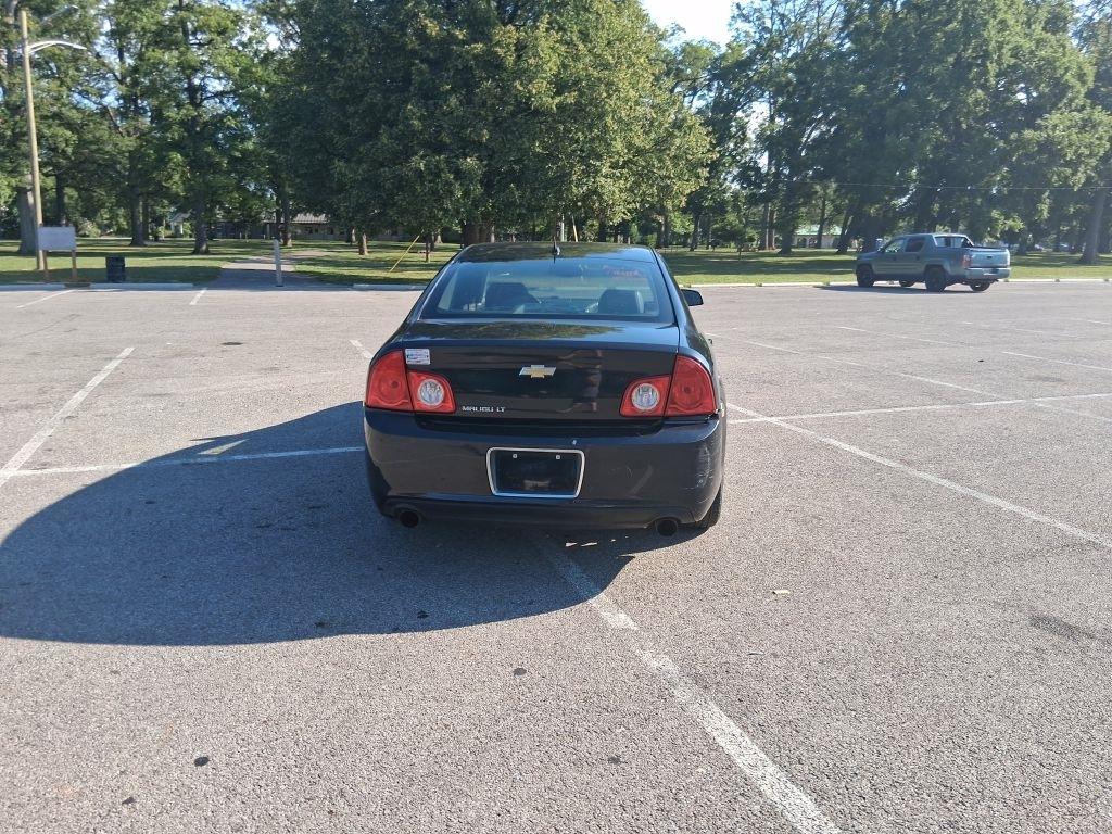 Chevrolet Malibu  2011