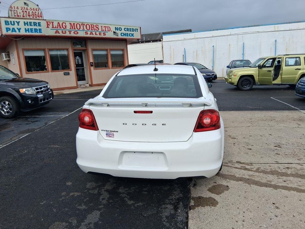 Dodge Avenger  2011