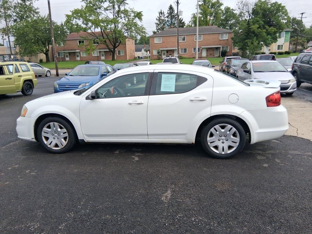 Dodge Avenger  2011
