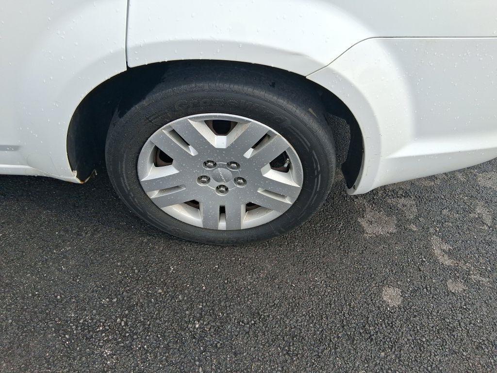 Dodge Avenger  2011