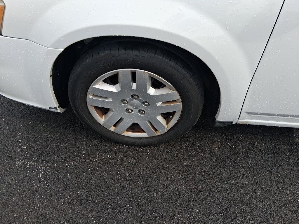 Dodge Avenger  2011