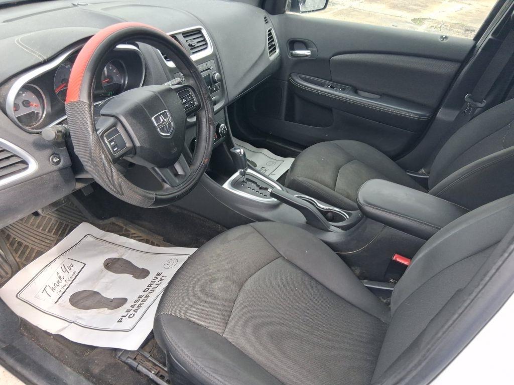 Dodge Avenger  2011