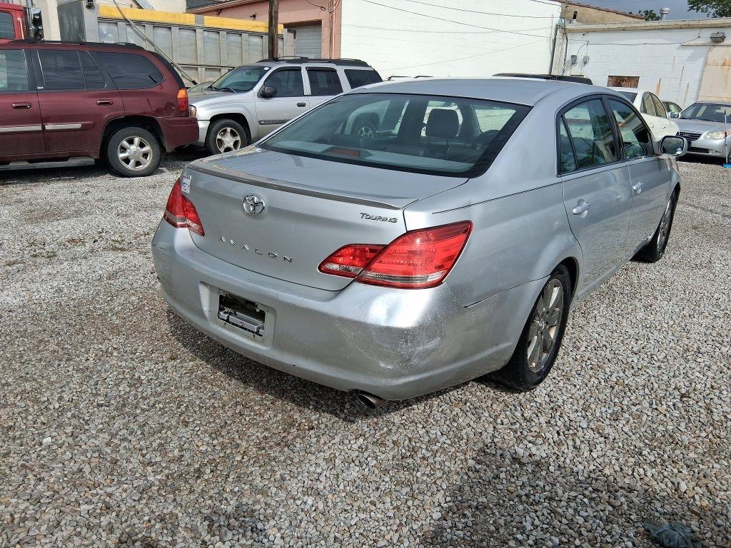 Toyota Avalon  2006