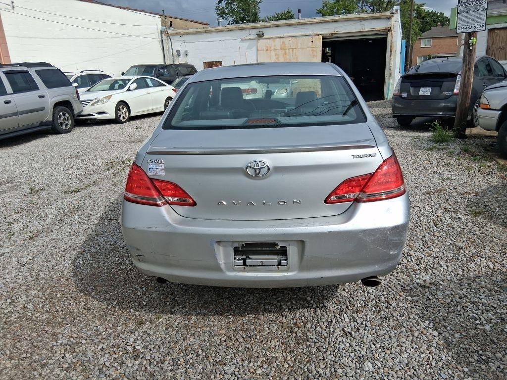 Toyota Avalon  2006
