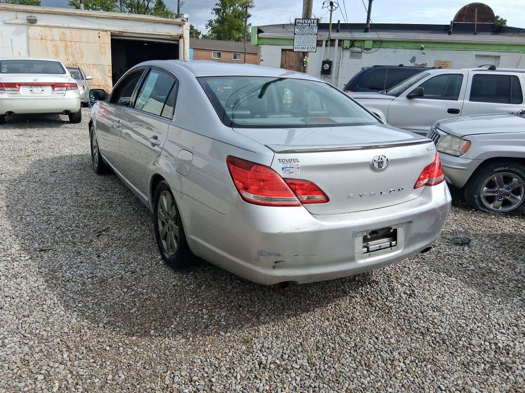 Toyota Avalon  2006
