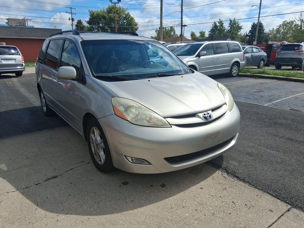 Toyota Sienna  2006