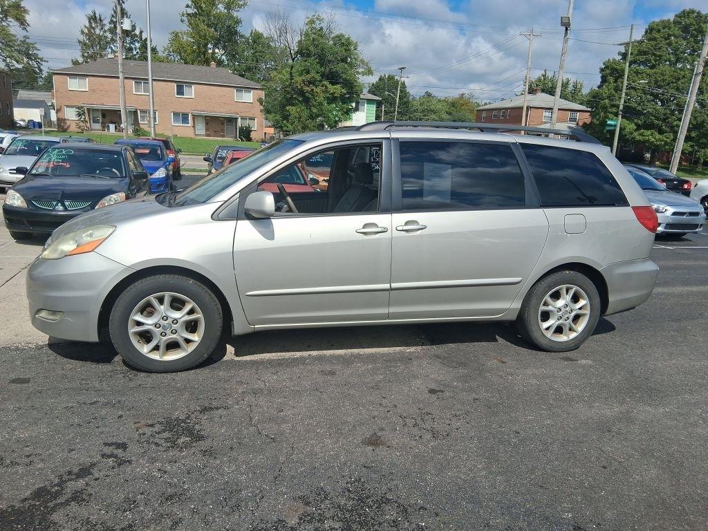 Toyota Sienna  2006