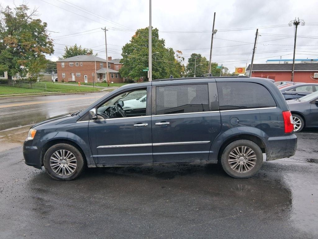 Chrysler Town & Country  2014
