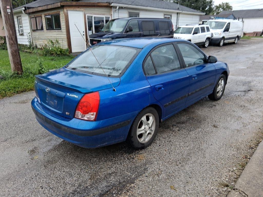 Hyundai Elantra  2005