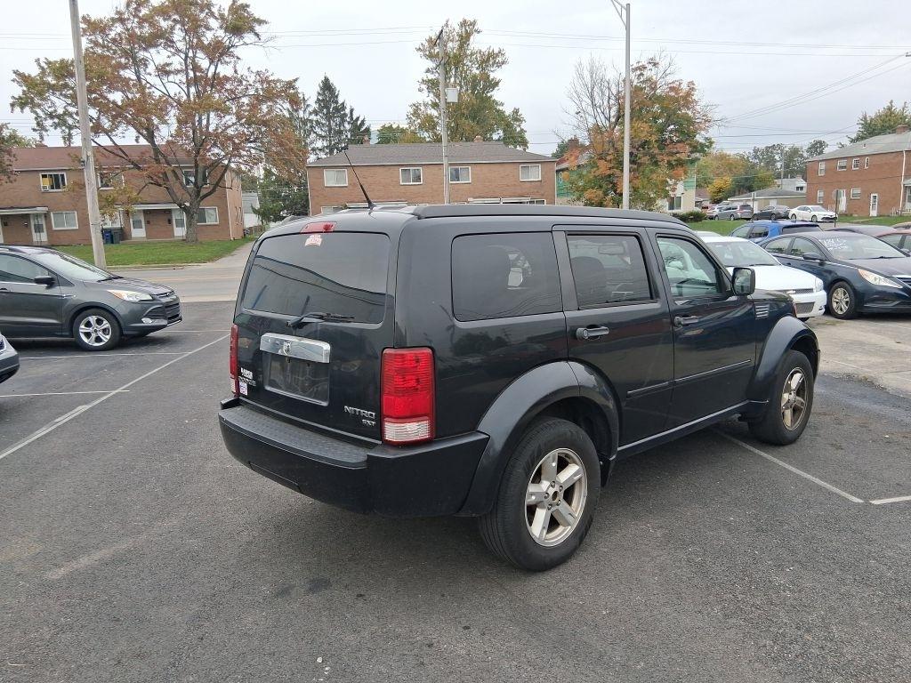 Dodge Nitro  2011