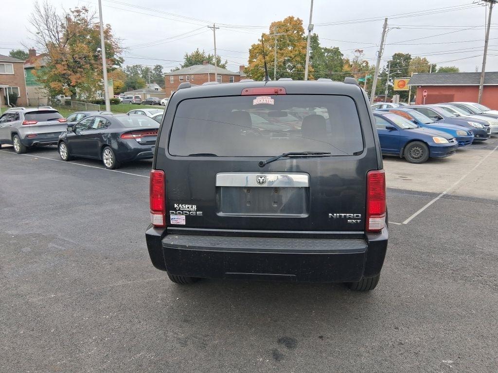 Dodge Nitro  2011
