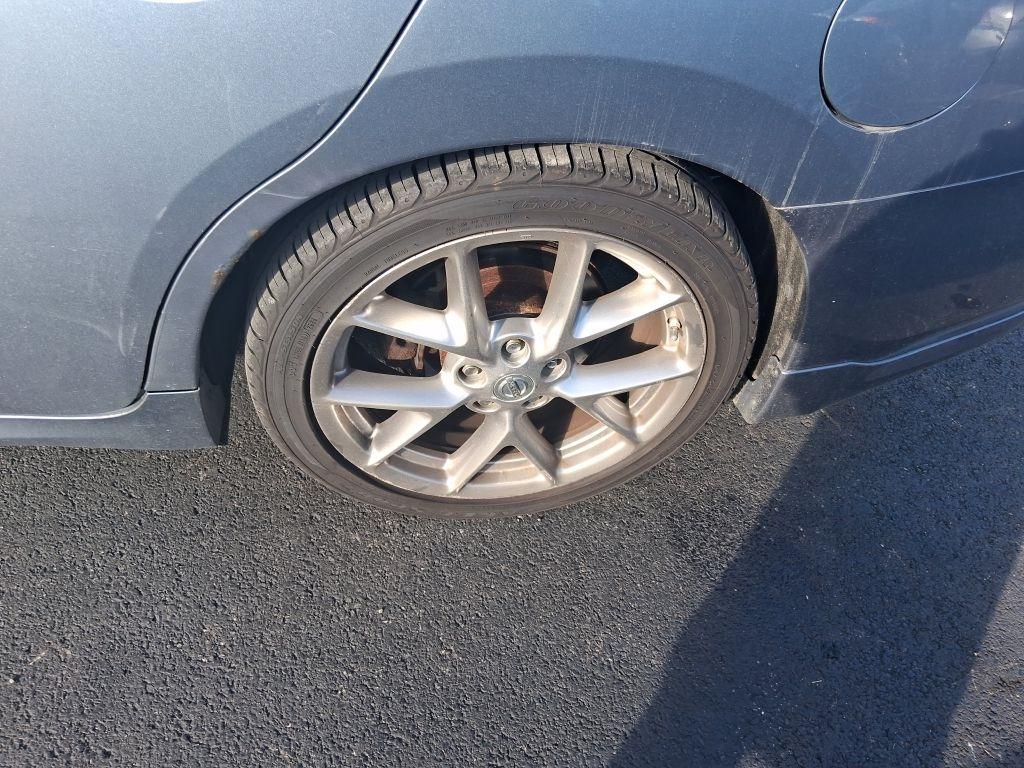 Nissan Maxima  2010