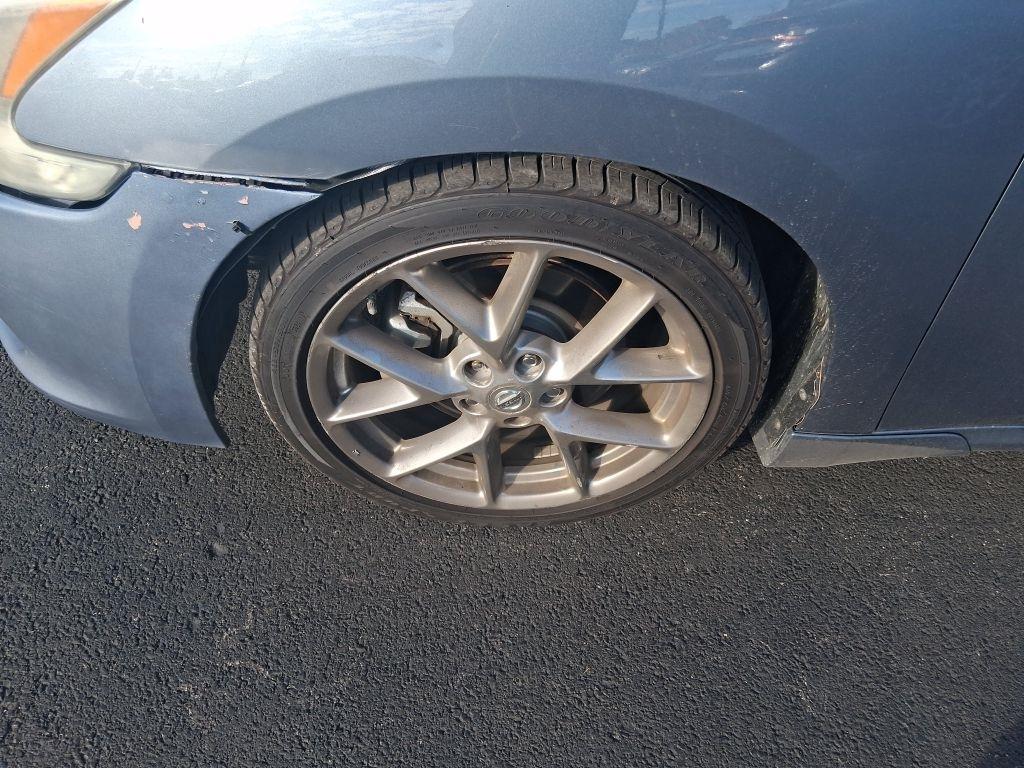 Nissan Maxima  2010