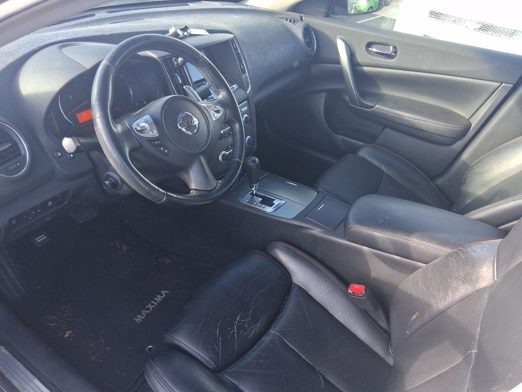 Nissan Maxima  2010