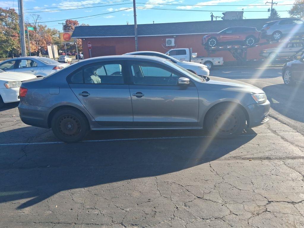 Volkswagen Jetta  2012