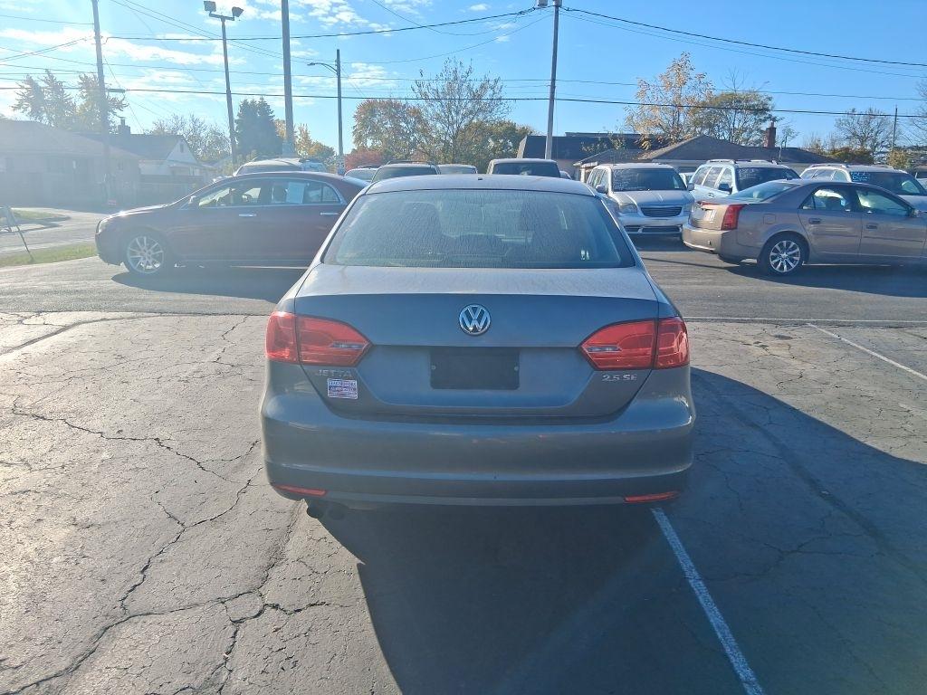 Volkswagen Jetta  2012