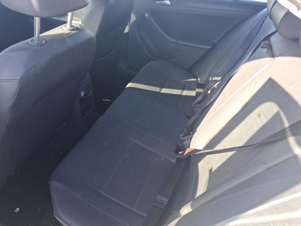 Volkswagen Jetta  2012