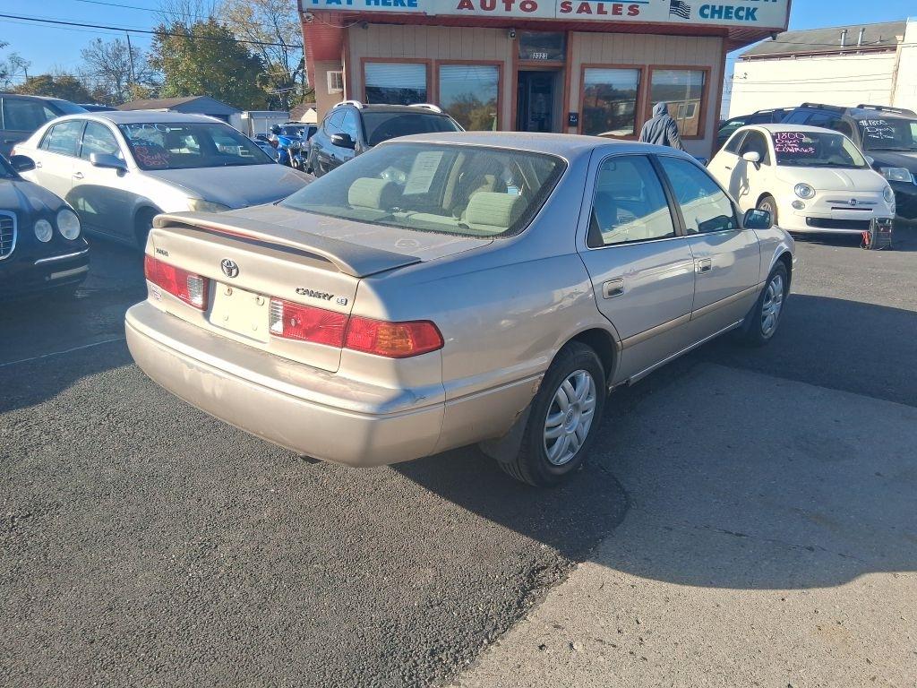 Toyota Camry  2001