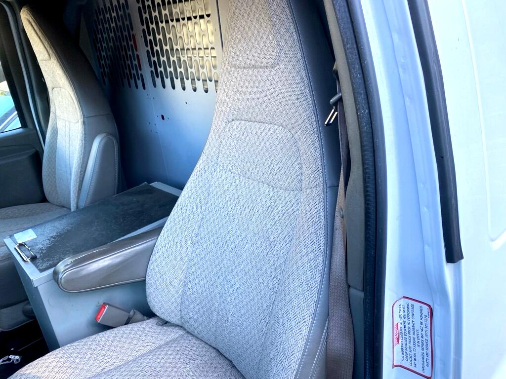 2018 Chevrolet Express Cargo photo 3