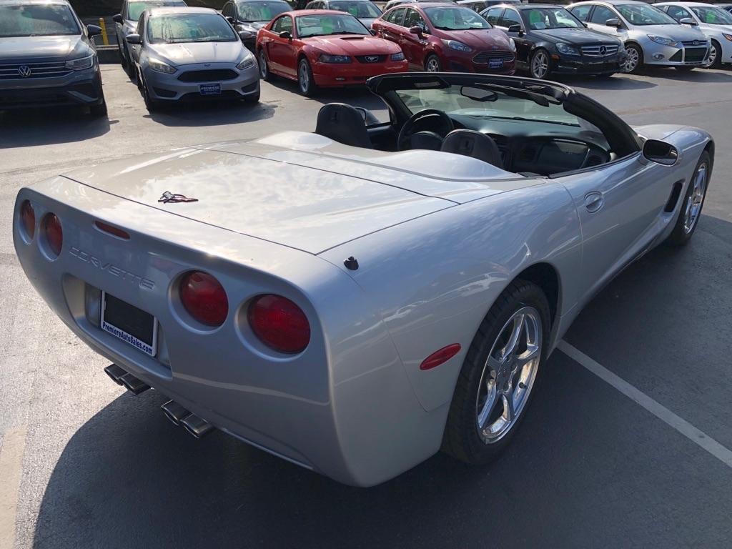 Chevrolet Corvette  2000