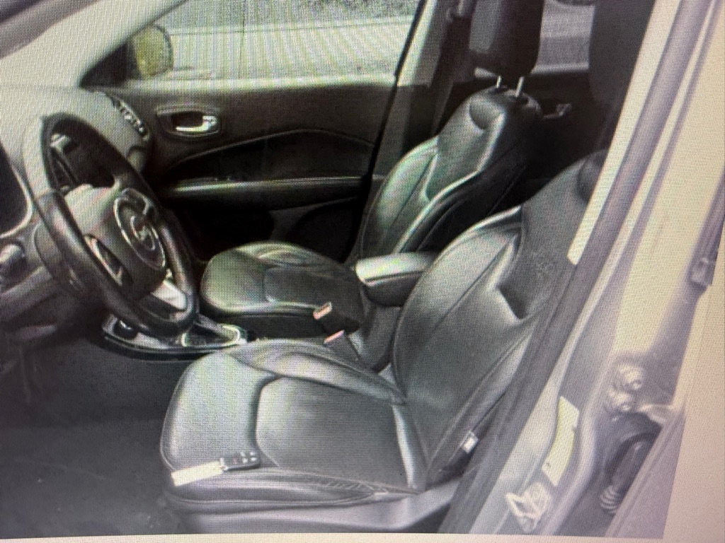 2017 Jeep Compass Limited photo 2
