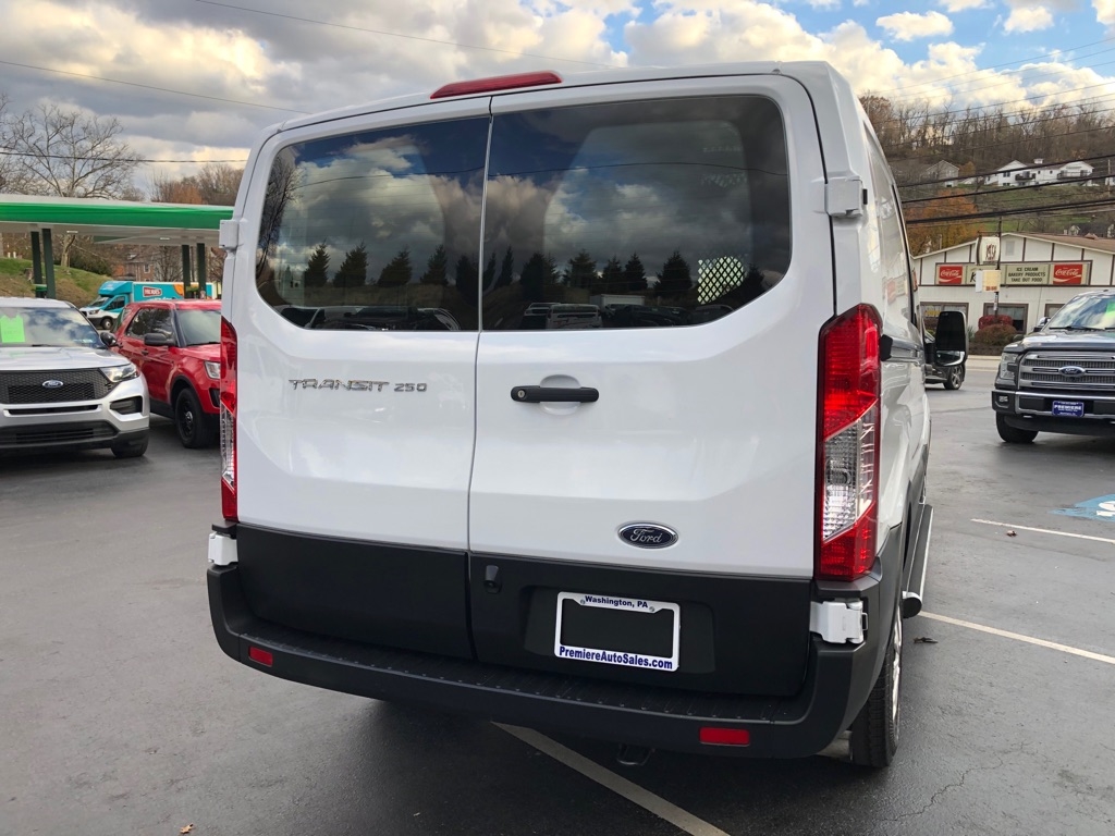 2024 Ford Transit photo 4