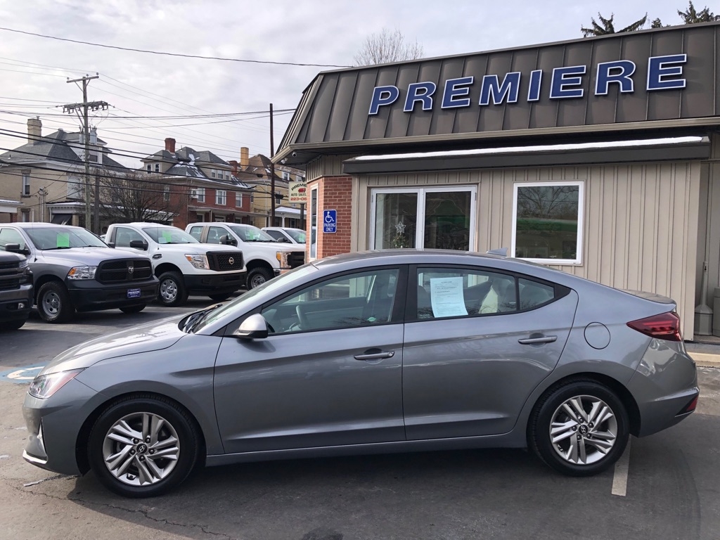 2019 Hyundai Elantra SEL's photo