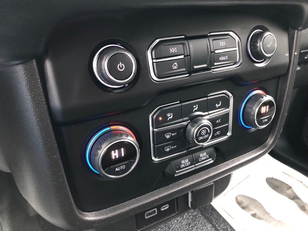 Chevrolet Tahoe  2021