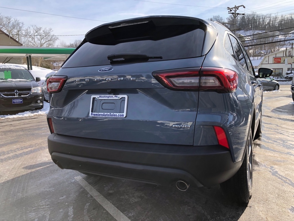 Ford Escape  2025