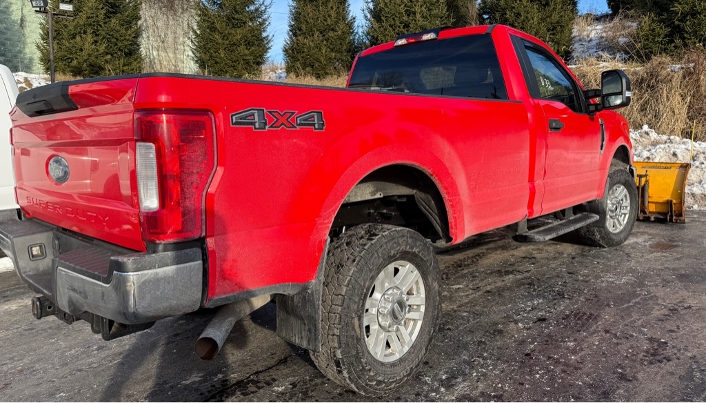 2018 Ford F-350 Super Duty XL's photo