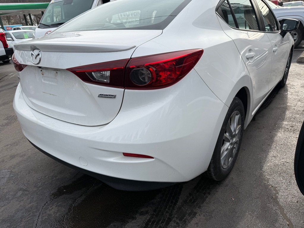Mazda MAZDA3  2015