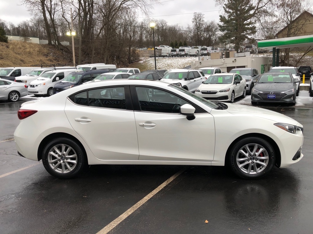 Mazda MAZDA3  2015