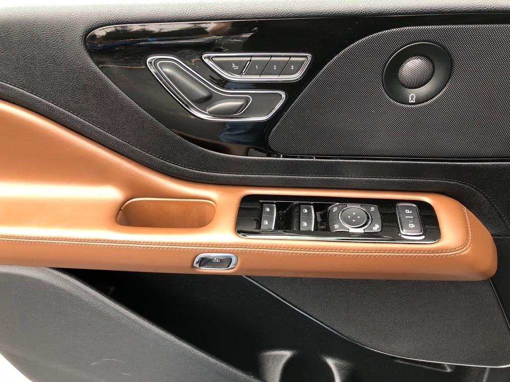 Lincoln Aviator  2020