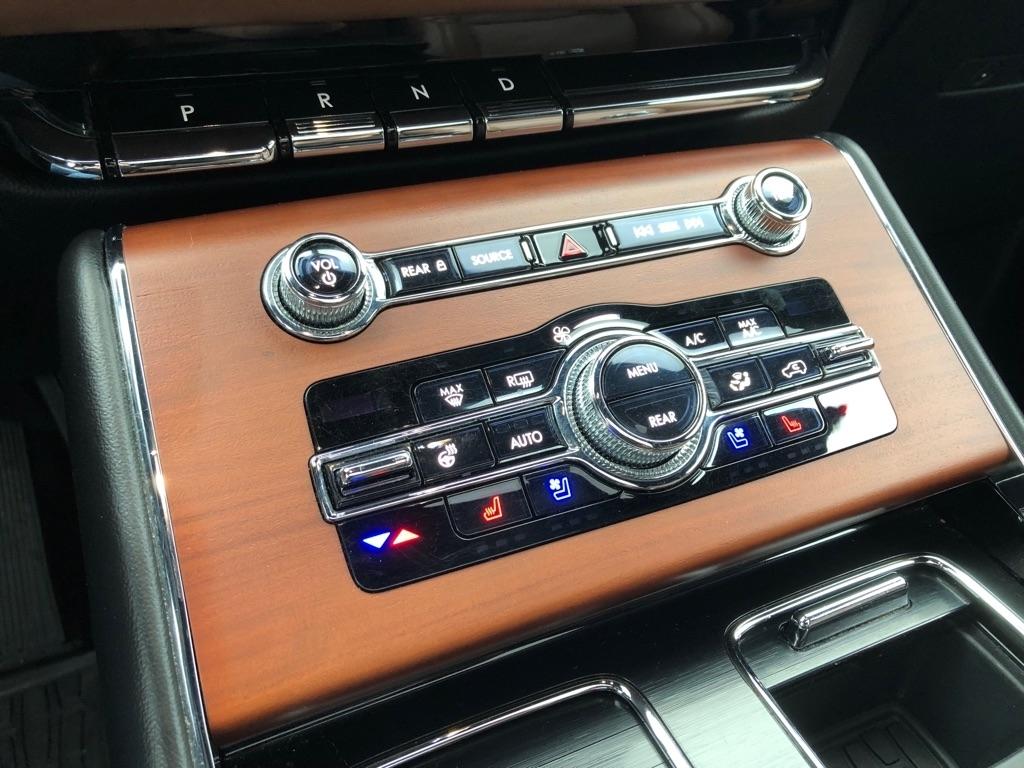 Lincoln Aviator  2020