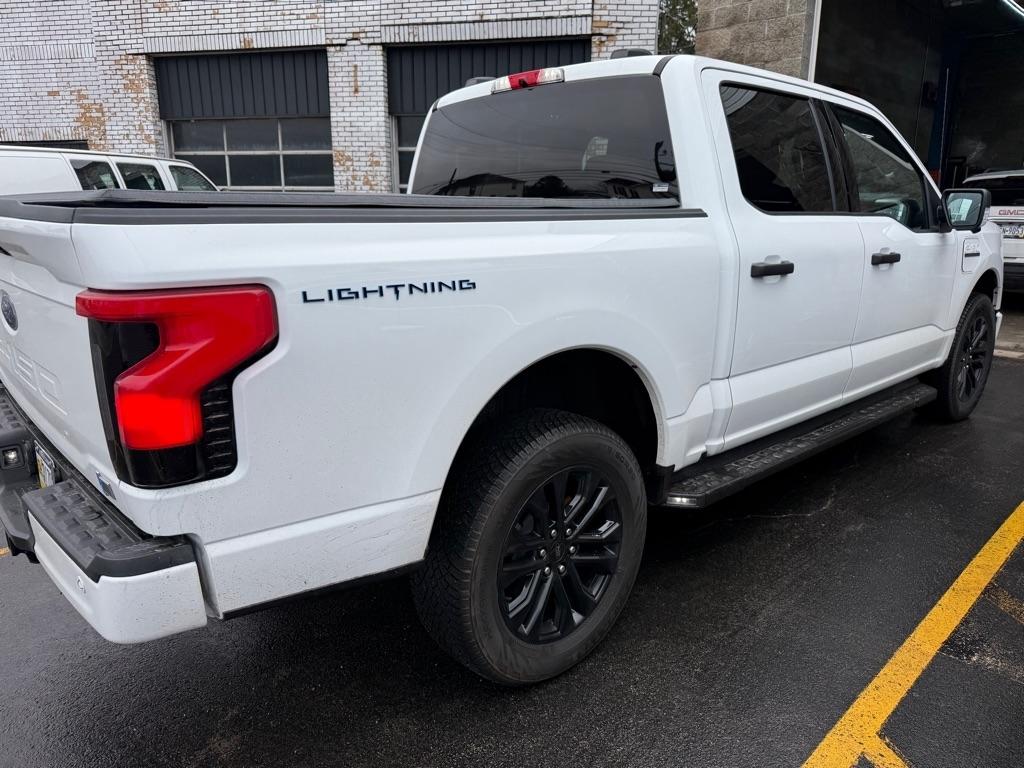 Ford F-150 Lightning  2023