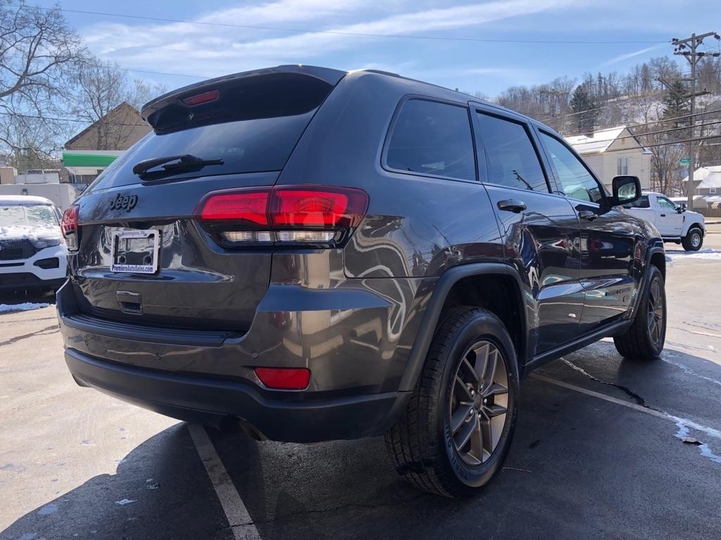 Jeep Grand Cherokee  2016