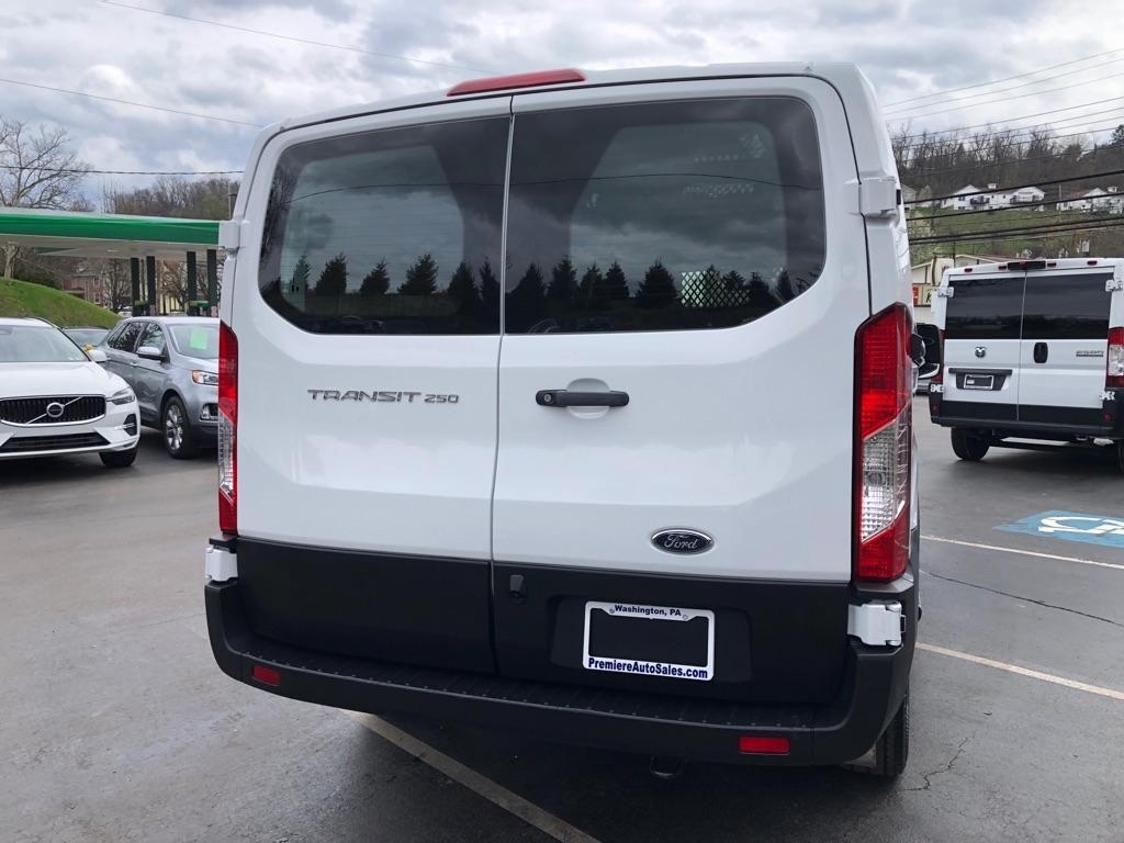 Ford Transit  2024