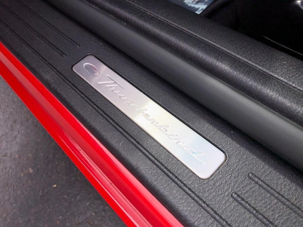 Ford Thunderbird  2003