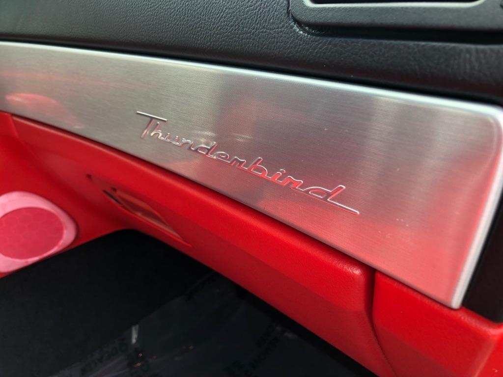 Ford Thunderbird  2003