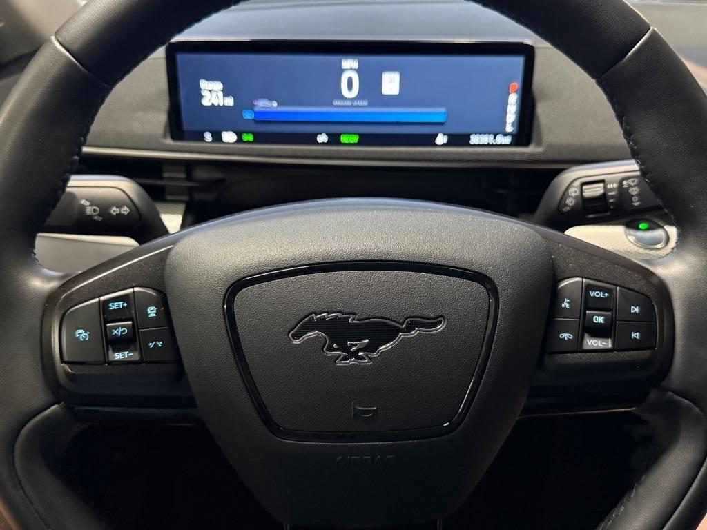 Ford Mustang Mach-E  2021