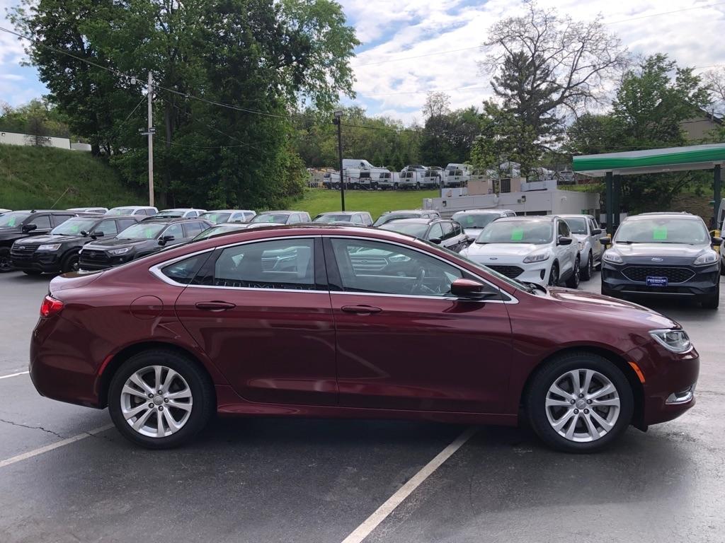 Chrysler 200  2016
