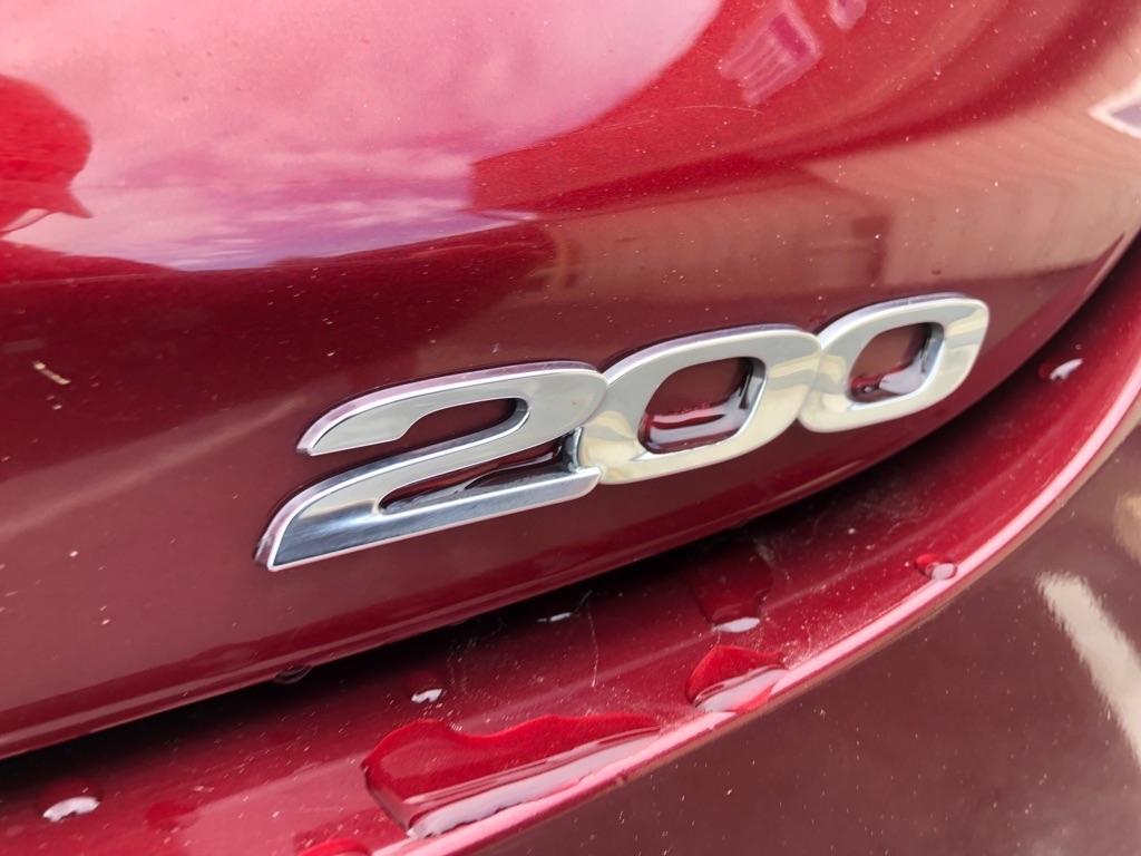 Chrysler 200  2016