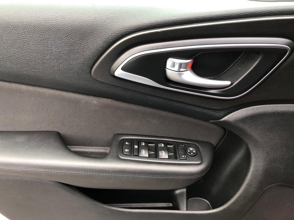 Chrysler 200  2016